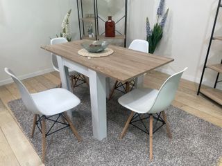 Mesa extensible + 4 sillas
