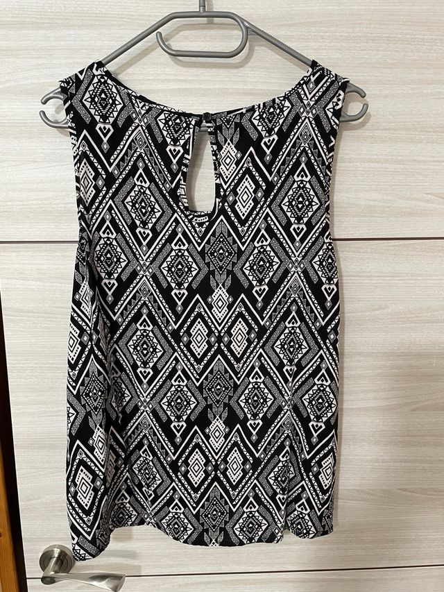 Blusa ONLY - Blanco y Negro