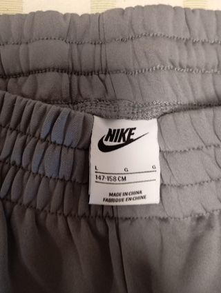 Chándal Nike gris niño