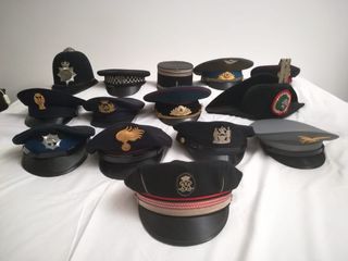 13 Cappelli Militari, italiani e esteri