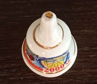 BONITA Y RARA CAMPANA DE PORCELANA FINA, LAMBERT 