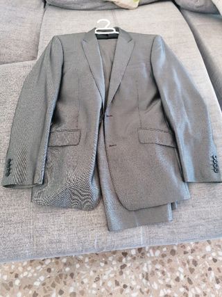 Traje gris completo caballero
