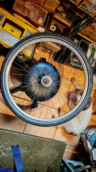 Rueda 700 con dinamo