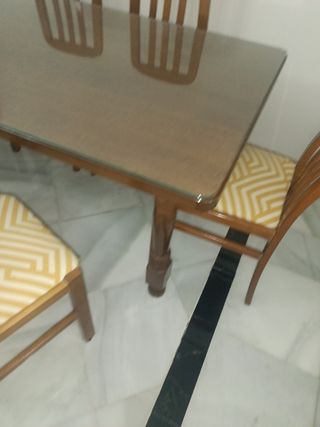 Mesa rústica + 6 sillas madera