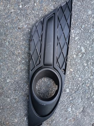 Embellecedor antiniebla Ford Focus MK2 lado conduc