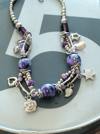 Collar bisutería morado chica nuevo.