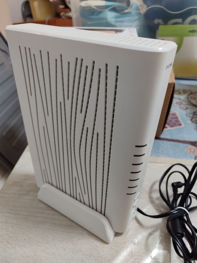 Modem D-Link DVA-5502 con presa per fibra ottica