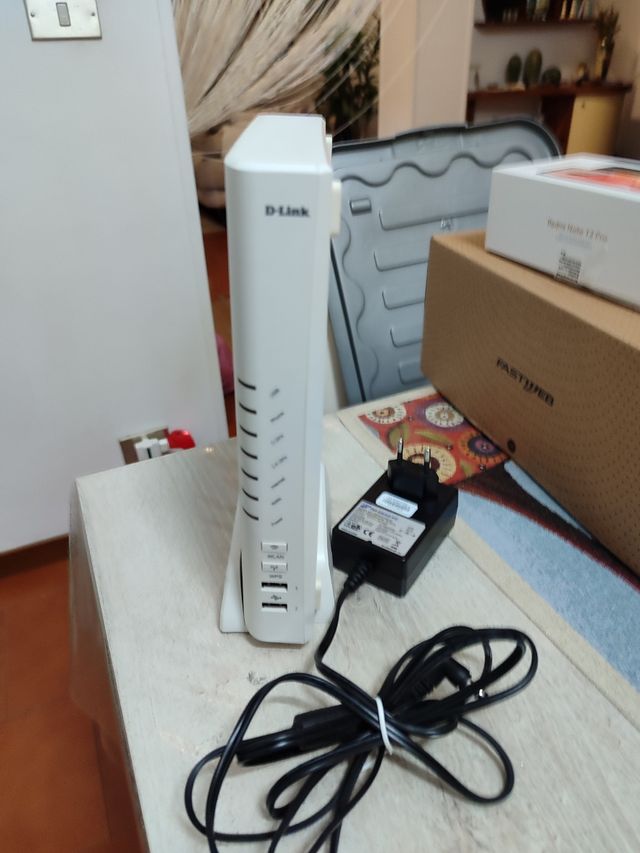 Modem D-Link DVA-5502 con presa per fibra ottica