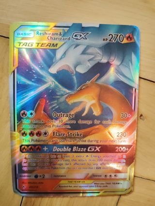 Carta Pokémon Reshiram & Charizard GX
