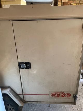 Remolque a medida para caza, espacio para perros..