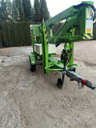 Elevadora Nifty 12T remolcable