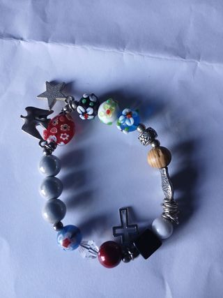 Braccialetto colorato fatto a mano