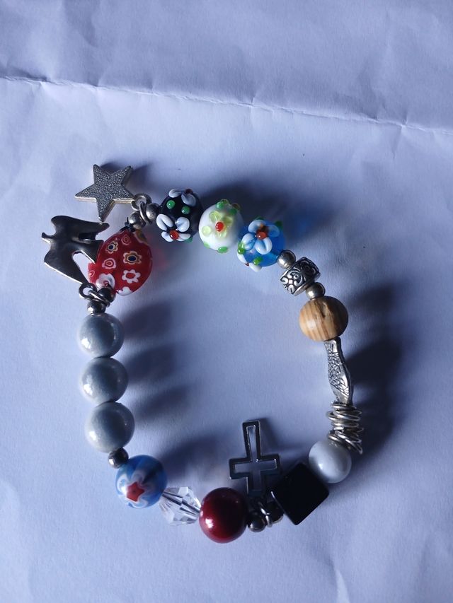 Braccialetto colorato fatto a mano