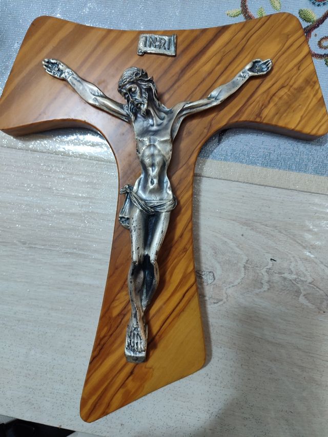 Crocifisso in legno d'olivo di San Francesco d'Ass
