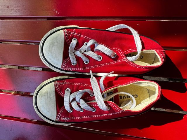 Converse rojas - Niño talla 26