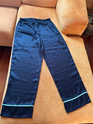 PIJAMA SEDOSO DOS PIEZAS PANTALON Y TIRANTES 