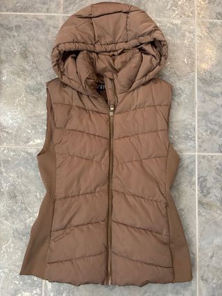 Chaleco acolchado Zara marrón