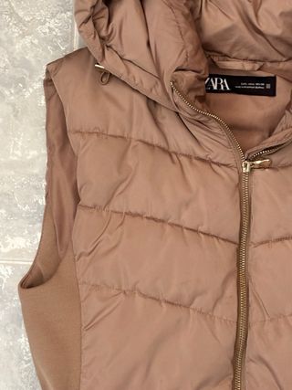 Chaleco acolchado Zara marrón