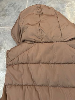 Chaleco acolchado Zara marrón