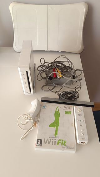 Wii Fit - Nintendo Wii + Accesorios