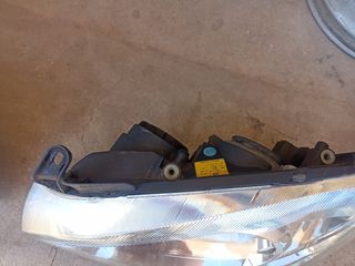 Faros Opel Corsa C (2004)