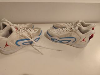 Zapatillas Jordan Step - 36'5 y 35