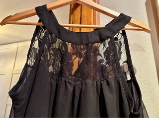 Vestido negro encaje espalda 
talla s/m