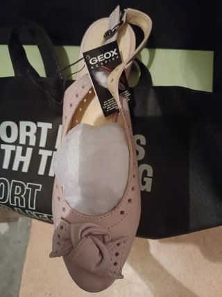 Zapatos Geos con lazo cerrados con tira en talon