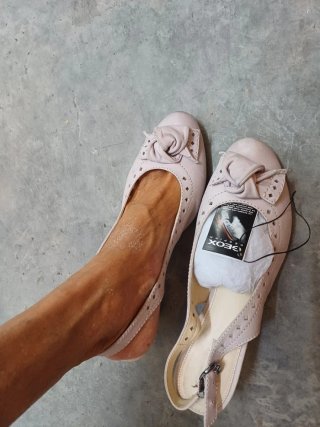 Zapatos vestir Geos con lazo cerrados con tira
