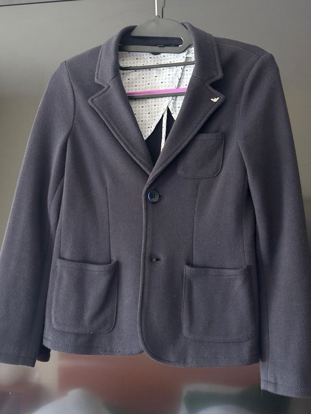 Americana Armani niño con un solo uso