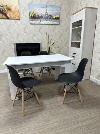 MESA COMEDOR BLANCA CON 4 SILLAS NUEVAS