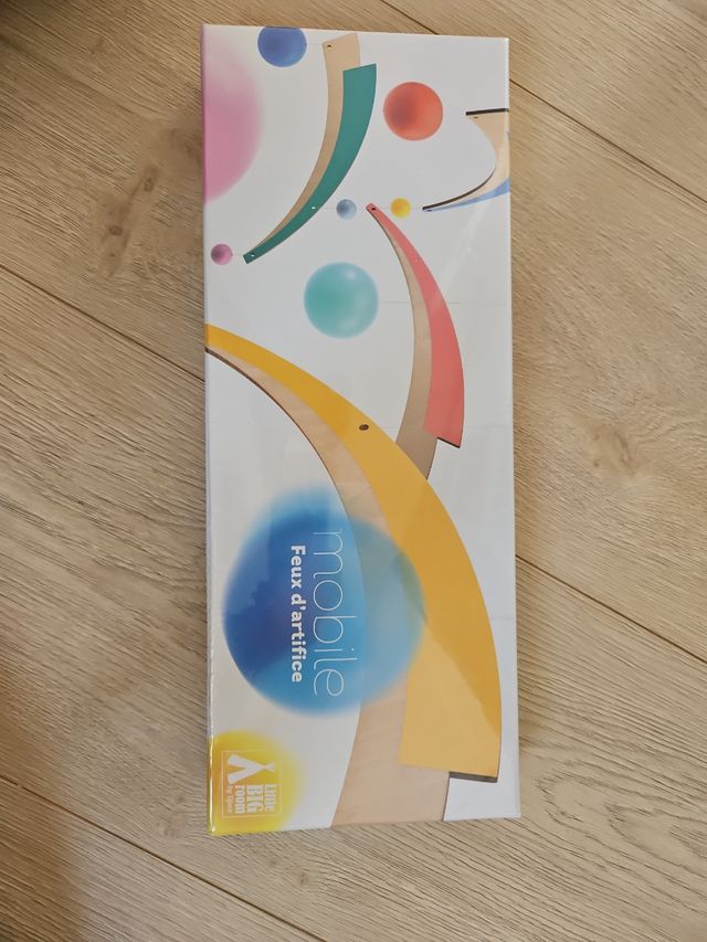 Móvil infantil de madera, modelo "Feux d'artifice"