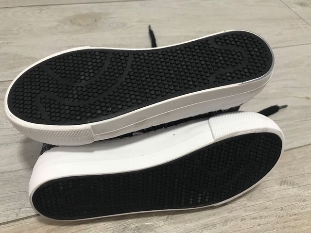 Zapatillas azul oscuras  con purpurina