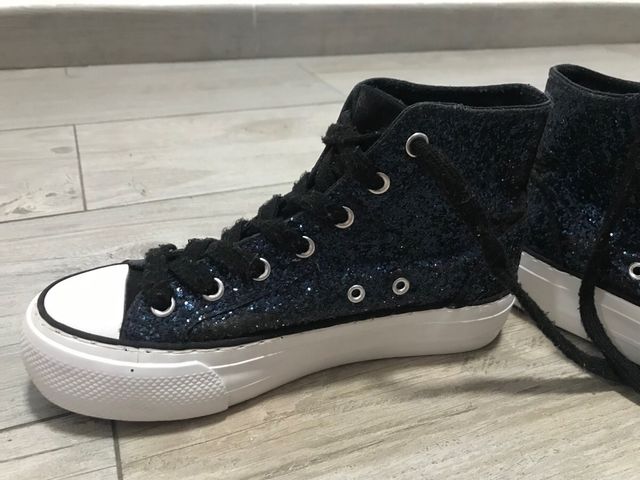 Zapatillas azul oscuras  con purpurina