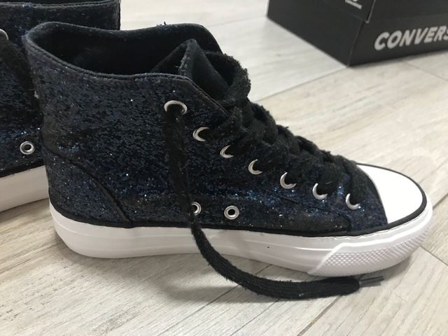 Zapatillas azul oscuras  con purpurina