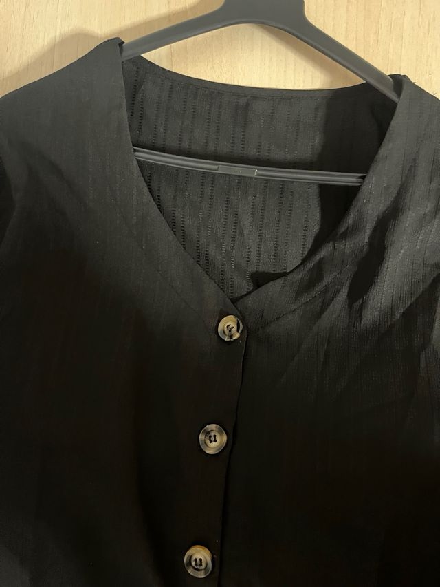 Blusa negra Shein manga corta