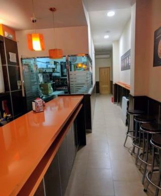 Se traspasa cafetería pastelería.
