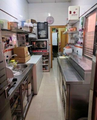 Se traspasa cafetería pastelería.