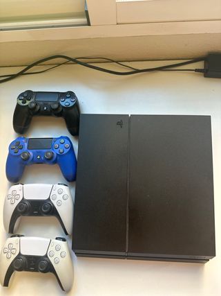 PS4 (PlayStation 4) + mandos y juegos