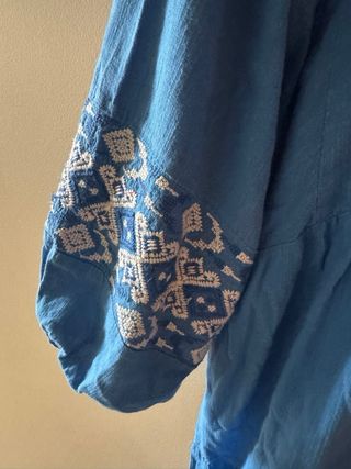 Vestido Zara azul bordado