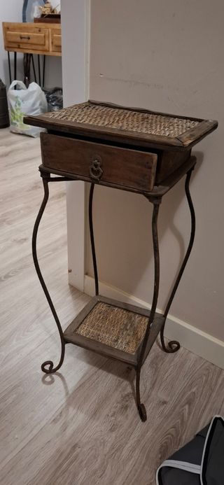Mesita auxiliar vintage madera y hierro