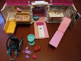 Ambulancia Barbie + Silla de Ruedas