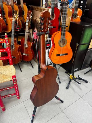 Guitarra Veelah Cutway