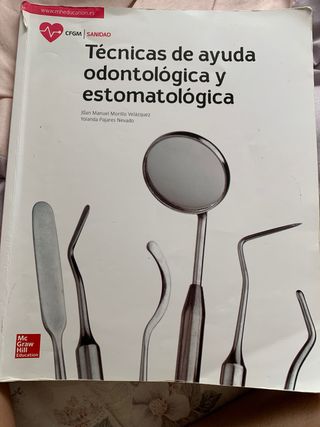 4 libros de Auxiliar de enfermeria 