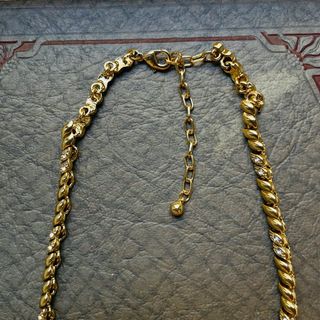 Collana stupenda Opera