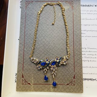 Collana stupenda Opera