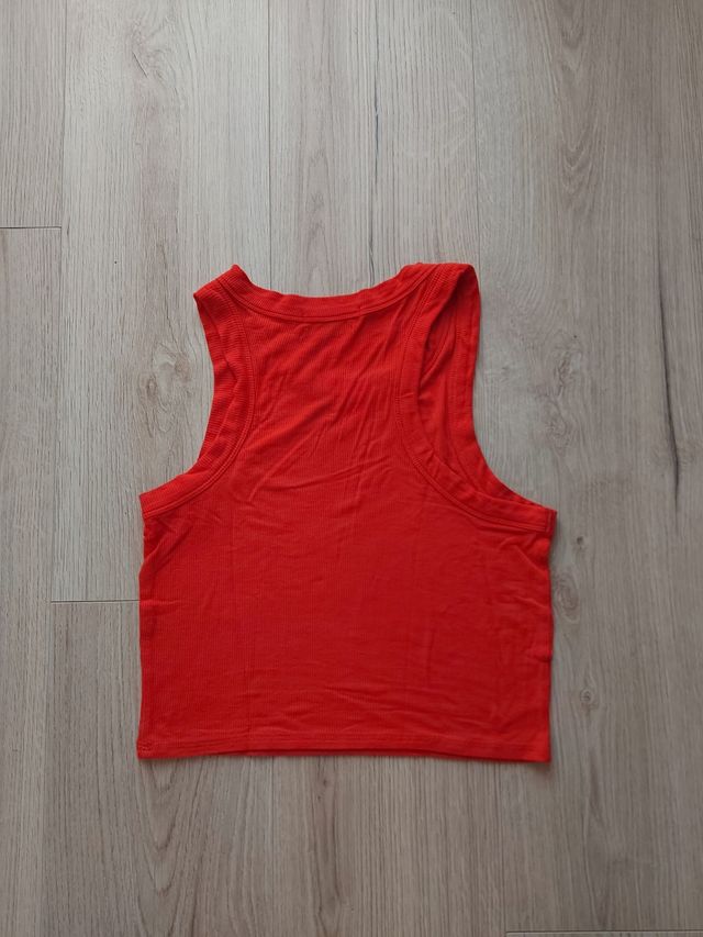 Top rojo tirantes