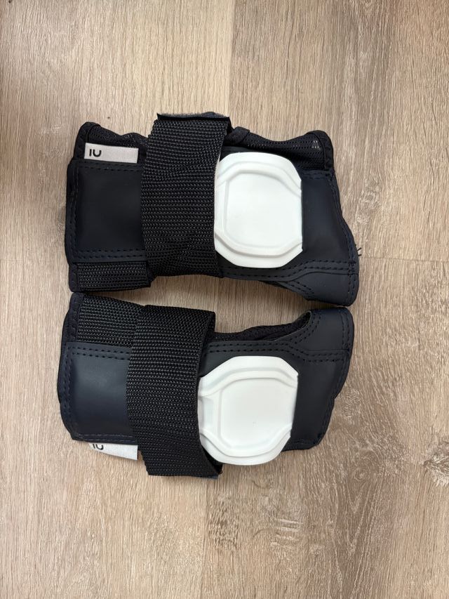 Patines 4 ruedas Oxelo + protecciones y bolsa. 37