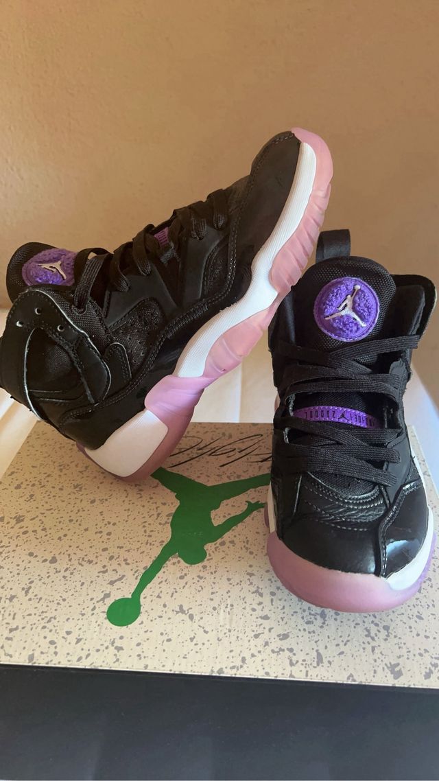 Zapatillas Jordan Retro 11 Mujer - Negras y Morada