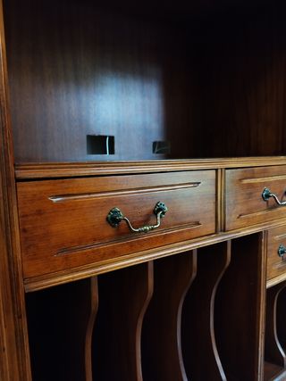 Mueble madera marrón vintage